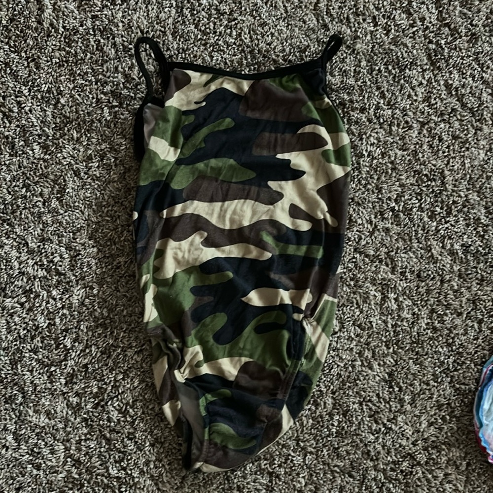 Salute Leotard Child Large